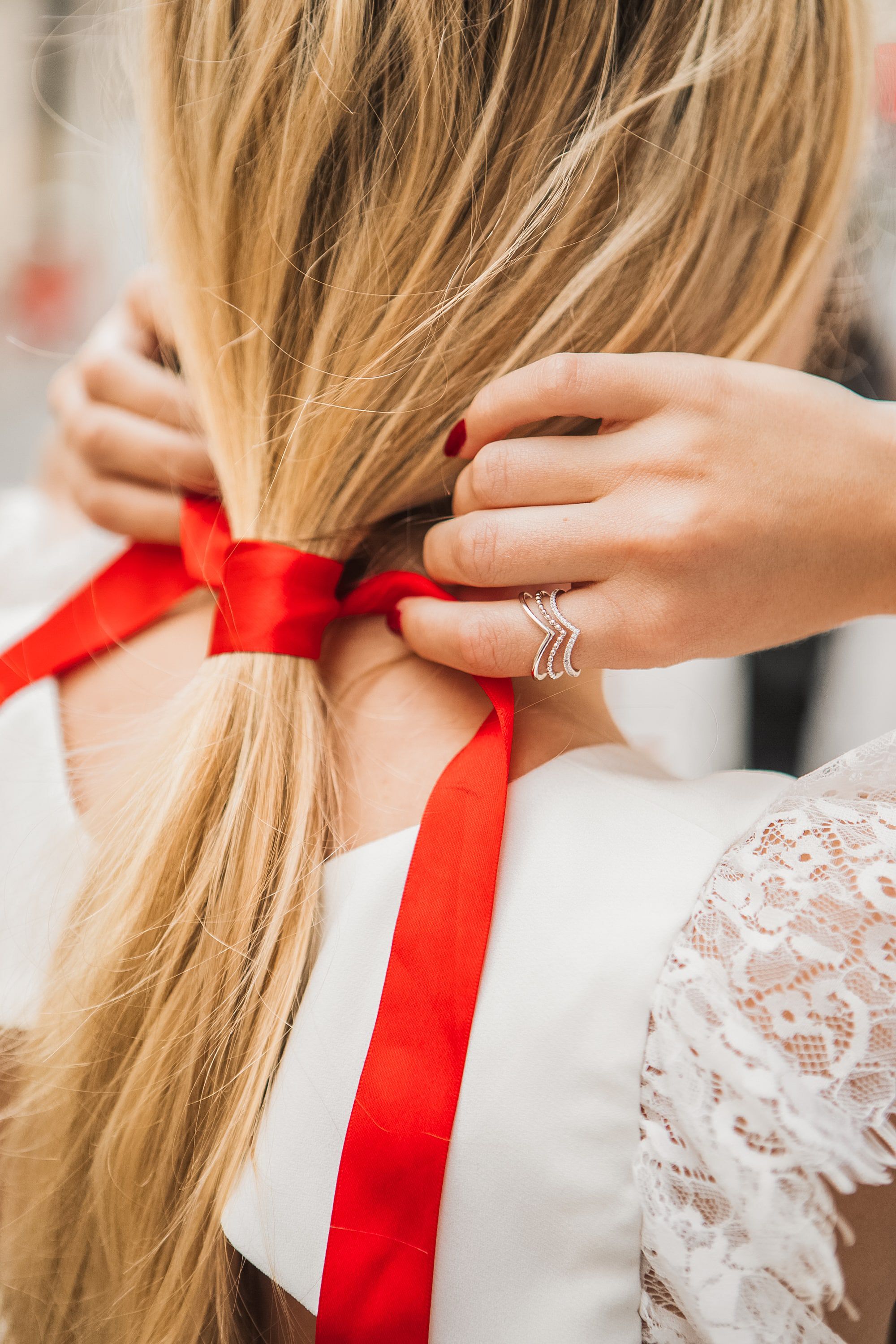 COMMENT OFFRIR UNE BAGUE DE PROMESSE ?