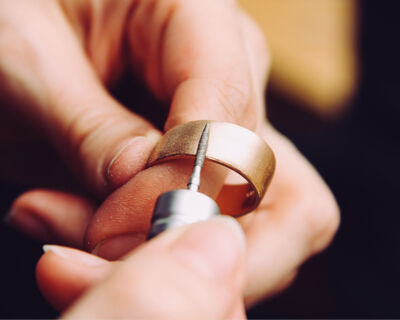 APPORTER SES BIJOUX EN OR SE FAIRE UNE BEAUT&Eacute; CHEZ LE BIJOUTIER