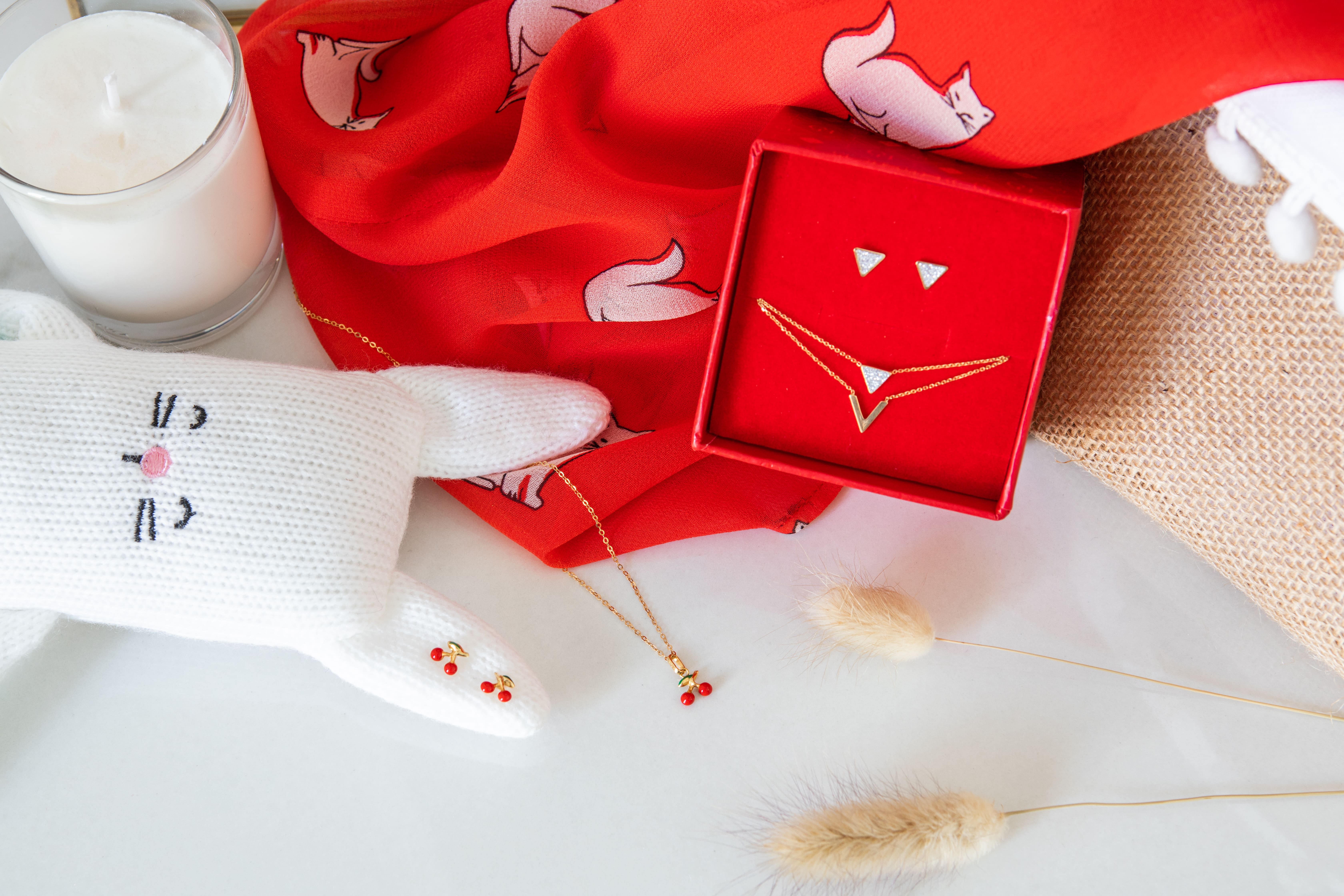 QUELS CADEAUX DE COMMUNION SOLENNELLE POUR UNE FILLE&thinsp;?