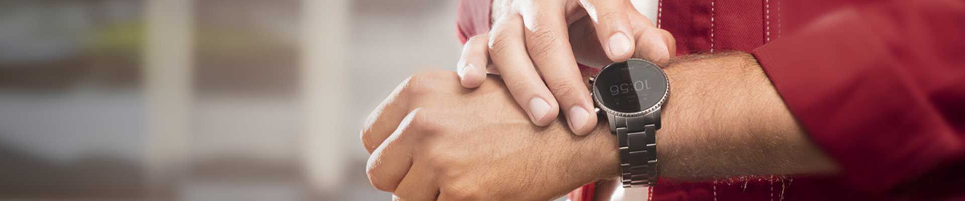 Une montre connect&eacute;e, pour les papas occup&eacute;sUltra connect&eacute; et toujours &agrave; mille &agrave; l'heure, ce papa court sans cesse apr&egrave;s le temps. Son cr&eacute;do ? Bien s'organiser pour vous accorder le plus de temps possible.&nbsp;