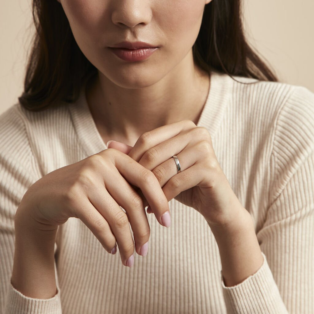 Platine: utilisations, symbolique et poin&ccedil;ons du m&eacute;tal pr&eacute;cieux