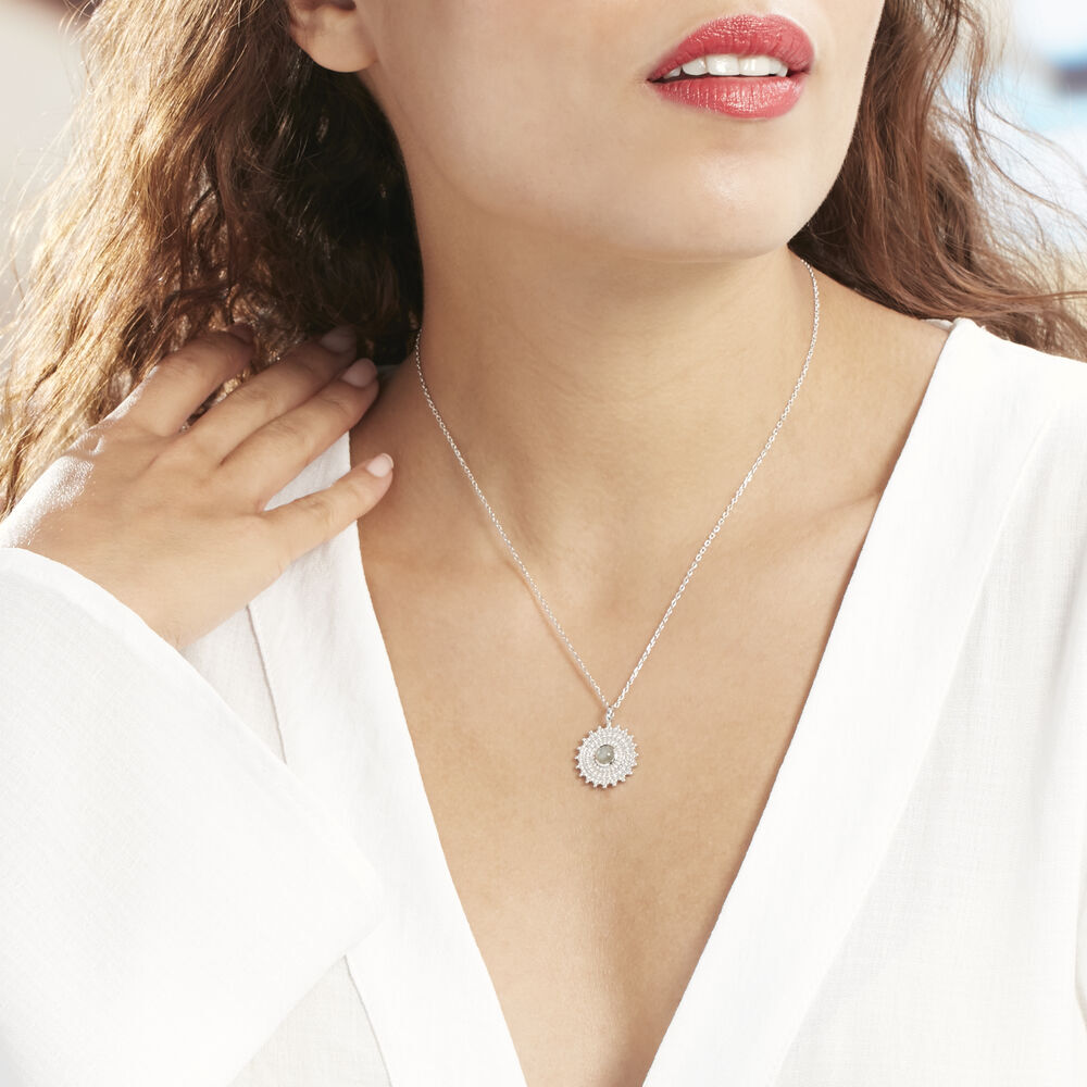 QUELLES SONT LES PROPRI&Eacute;T&Eacute;S PHYSIQUES DE LA LABRADORITE ?