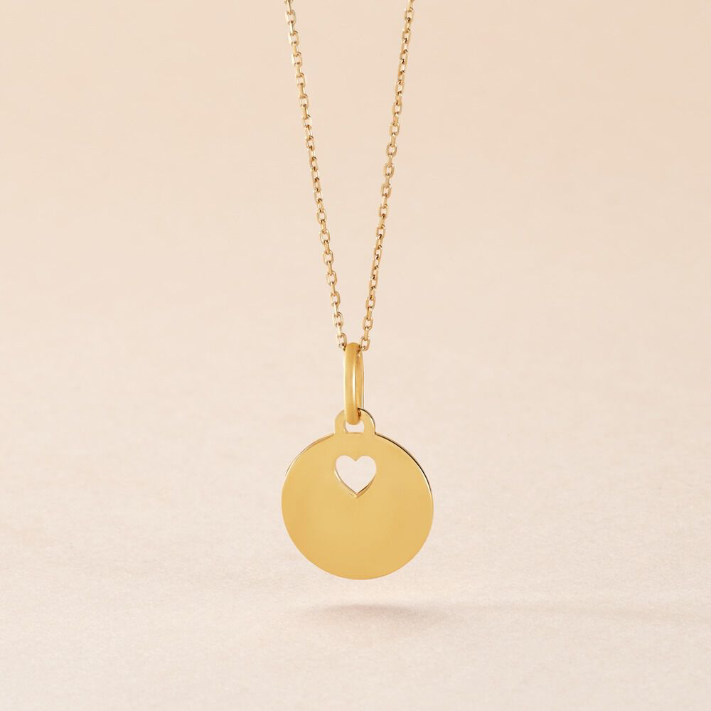 L'entretien et le soin des m&eacute;dailles de bapt&ecirc;me