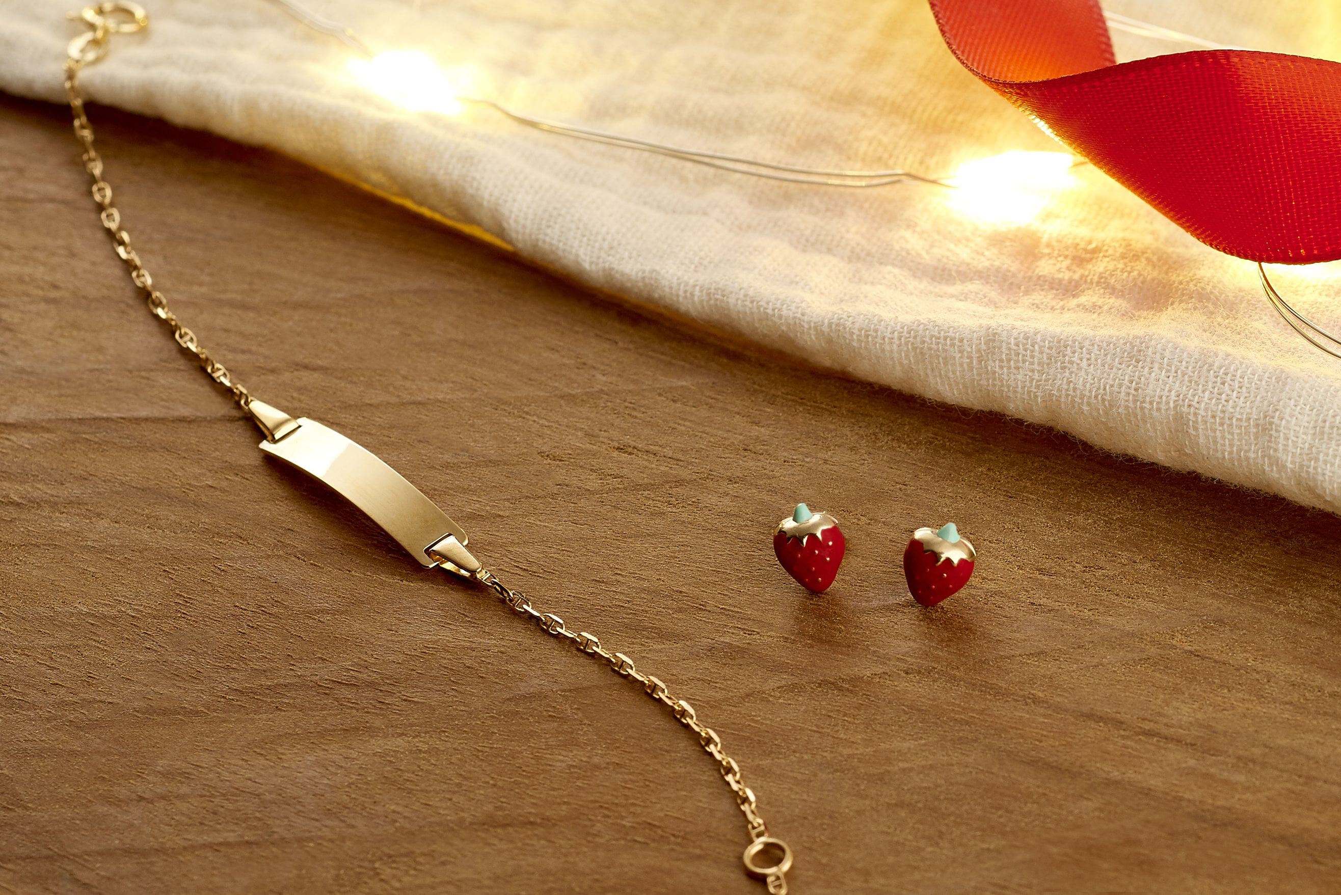 LA GOURMETTE : AUTRE BIJOU SYMBOLIQUE