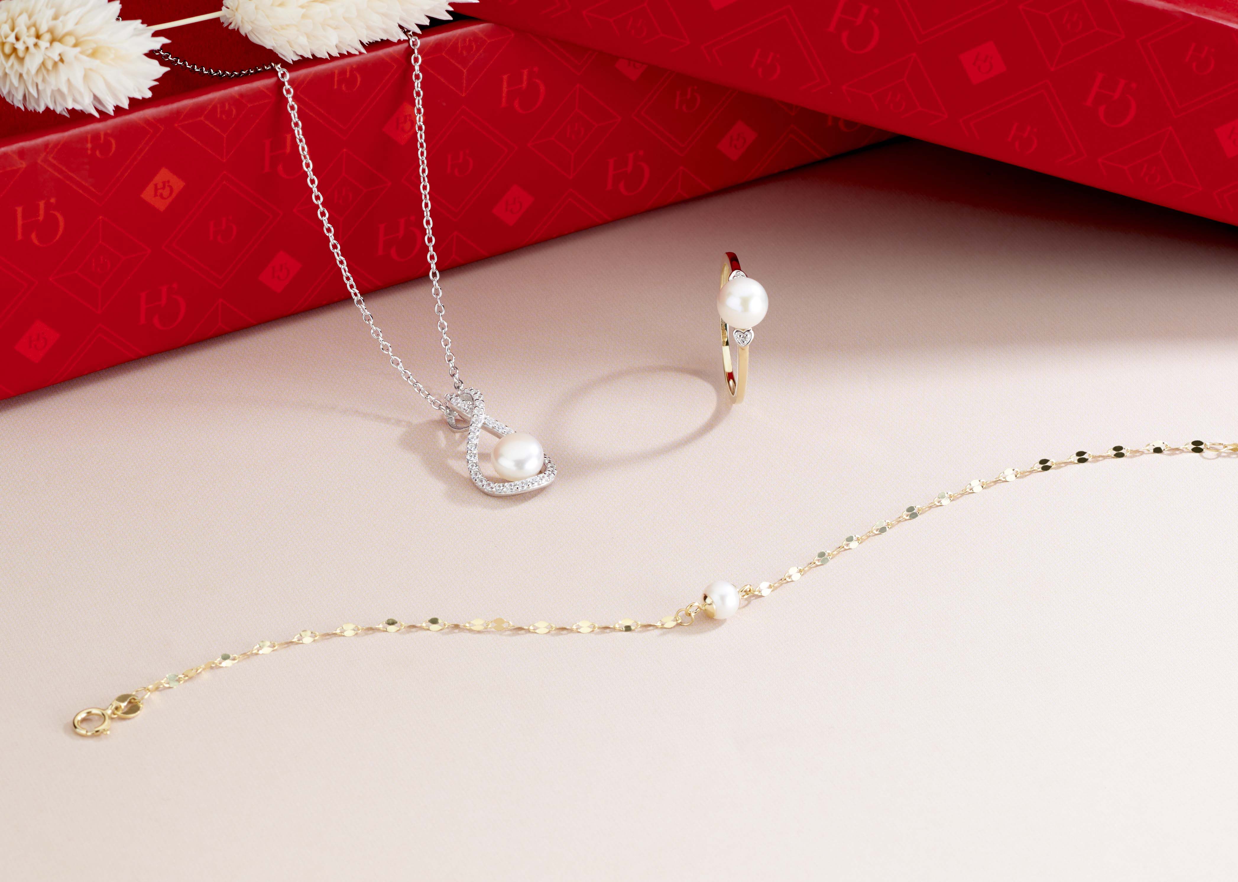 L&rsquo;HISTOIRE ANCIENNE DES PERLES