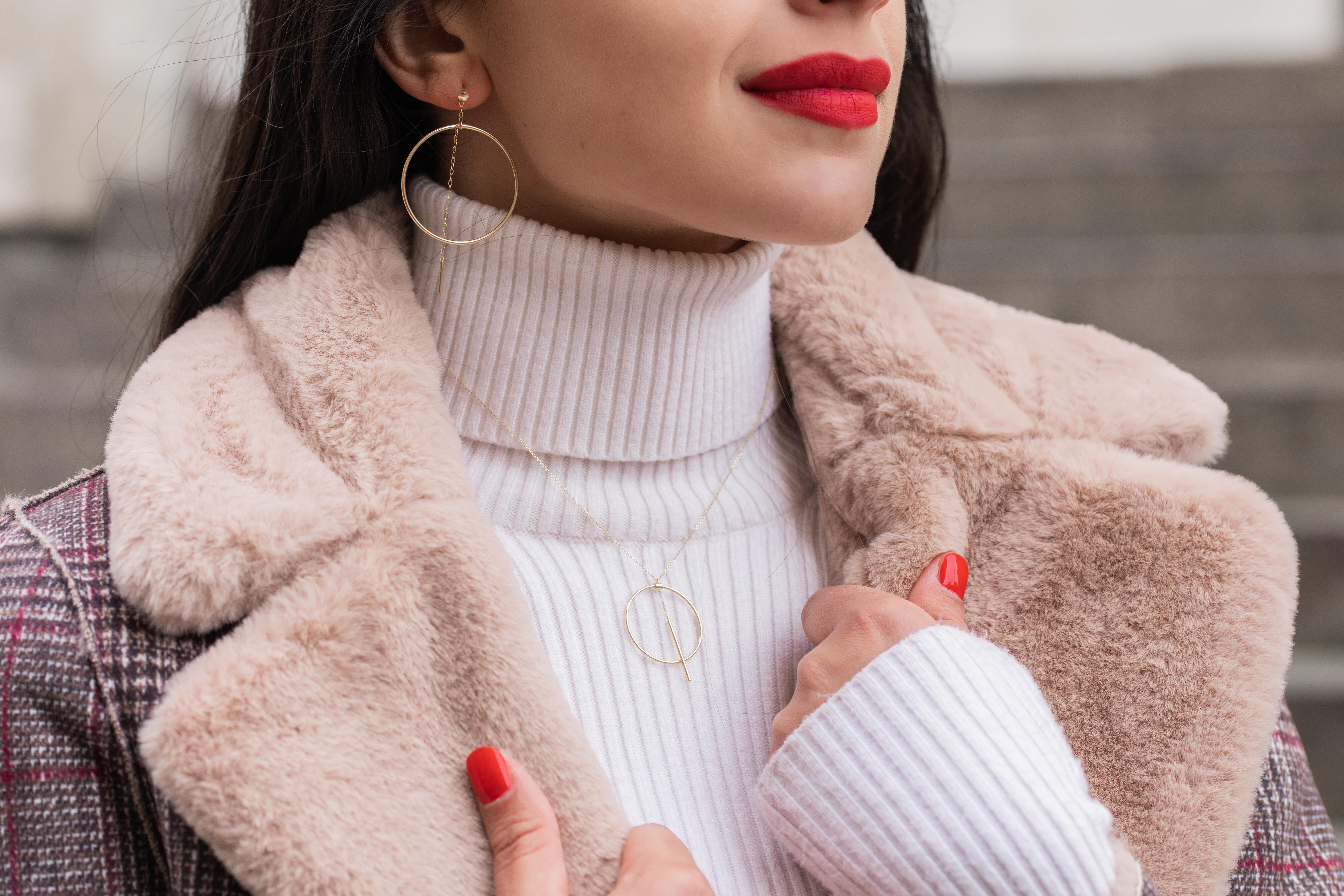 Hiver 2022 : les 4 tendances de colliers pour femme &agrave; retenir