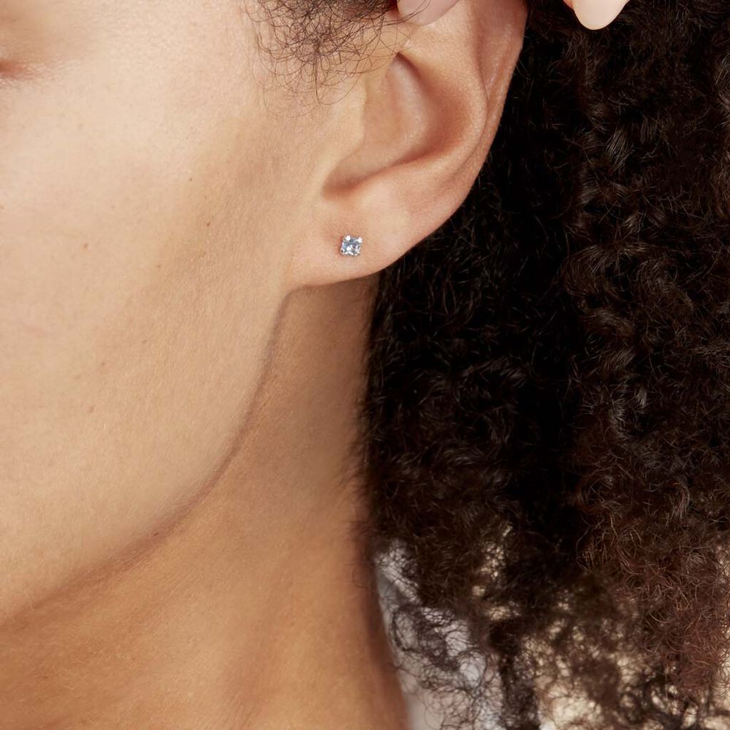 Boucles D'oreilles Puces Doreen Carre Or Blanc Oxyde De Zirconium - Clous d'oreilles Femme | Histoire d’Or