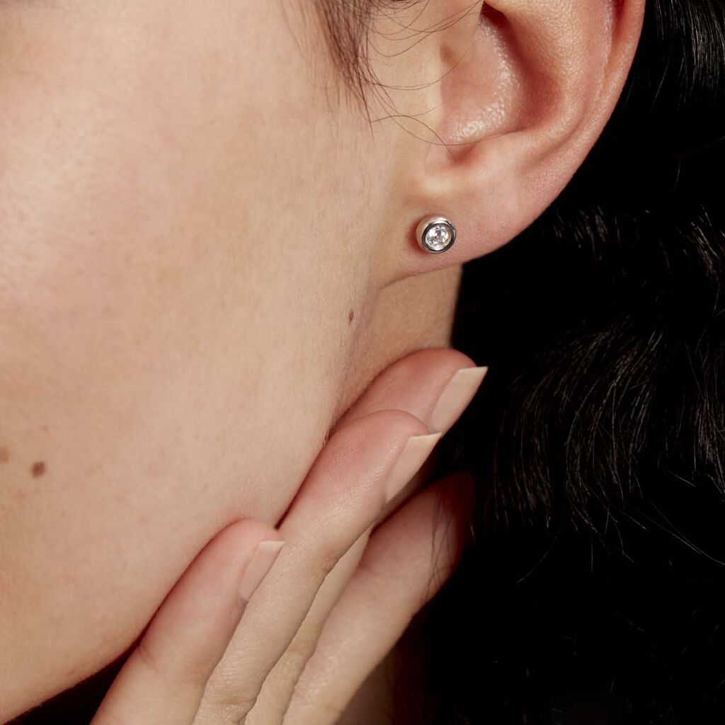 Boucles D'oreilles Puces Eden Serti Pneu Or Blanc Oxyde De Zirconium - Clous d'oreilles Femme | Histoire d’Or