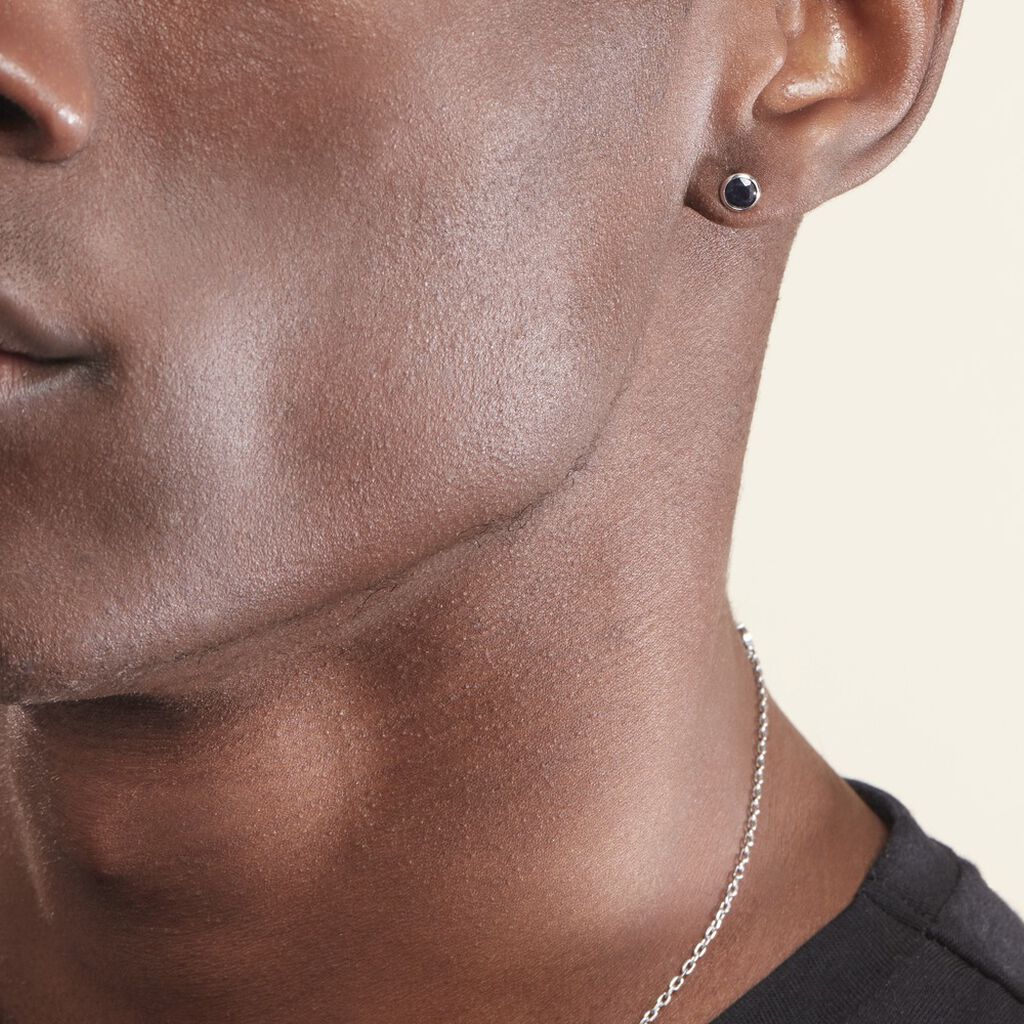 Boucles D'oreilles Puces Edy Serti Clos Or Blanc Saphir - Clous d'oreilles Femme | Histoire d’Or
