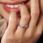 Alliance Veira Ruban Bomb&eacute; Or Blanc - Alliances Unisex | Histoire d&rsquo;Or