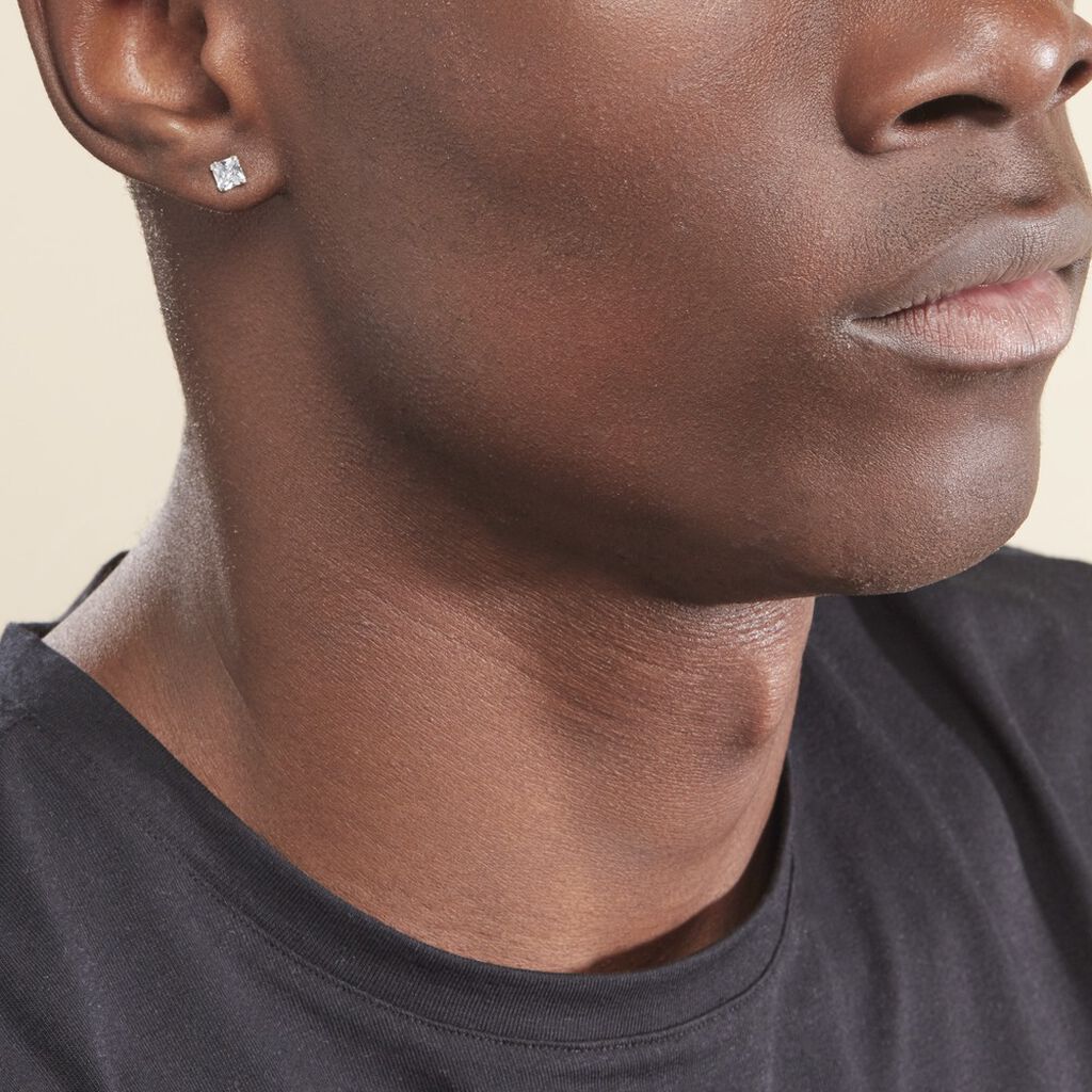 Boucles D'oreilles Puces Or Blanc Doreen Oxydes De Zirconium - Clous d'oreilles Famille | Histoire d’Or