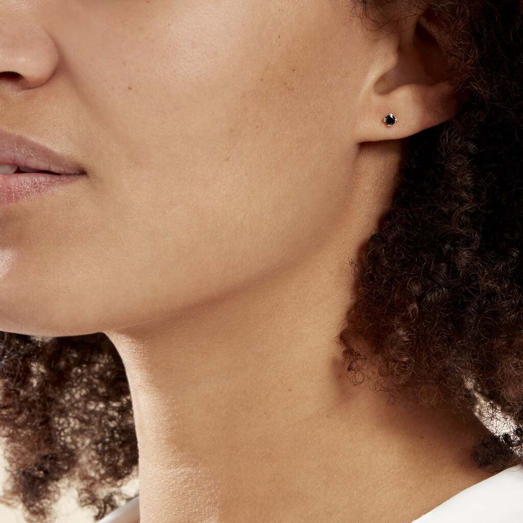 Boucles D'oreilles Puces Doreen Carre Or Blanc Oxyde De Zirconium - Clous d'oreilles Femme | Histoire d’Or