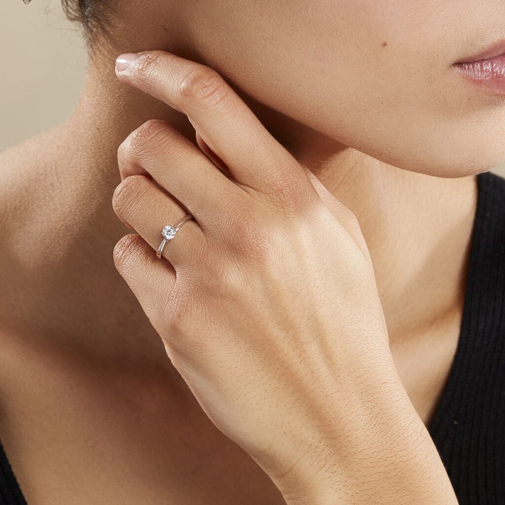 Bague Solitaire Fiona Or Blanc Diamant Synthetique - Bagues solitaires Femme | Histoire d’Or