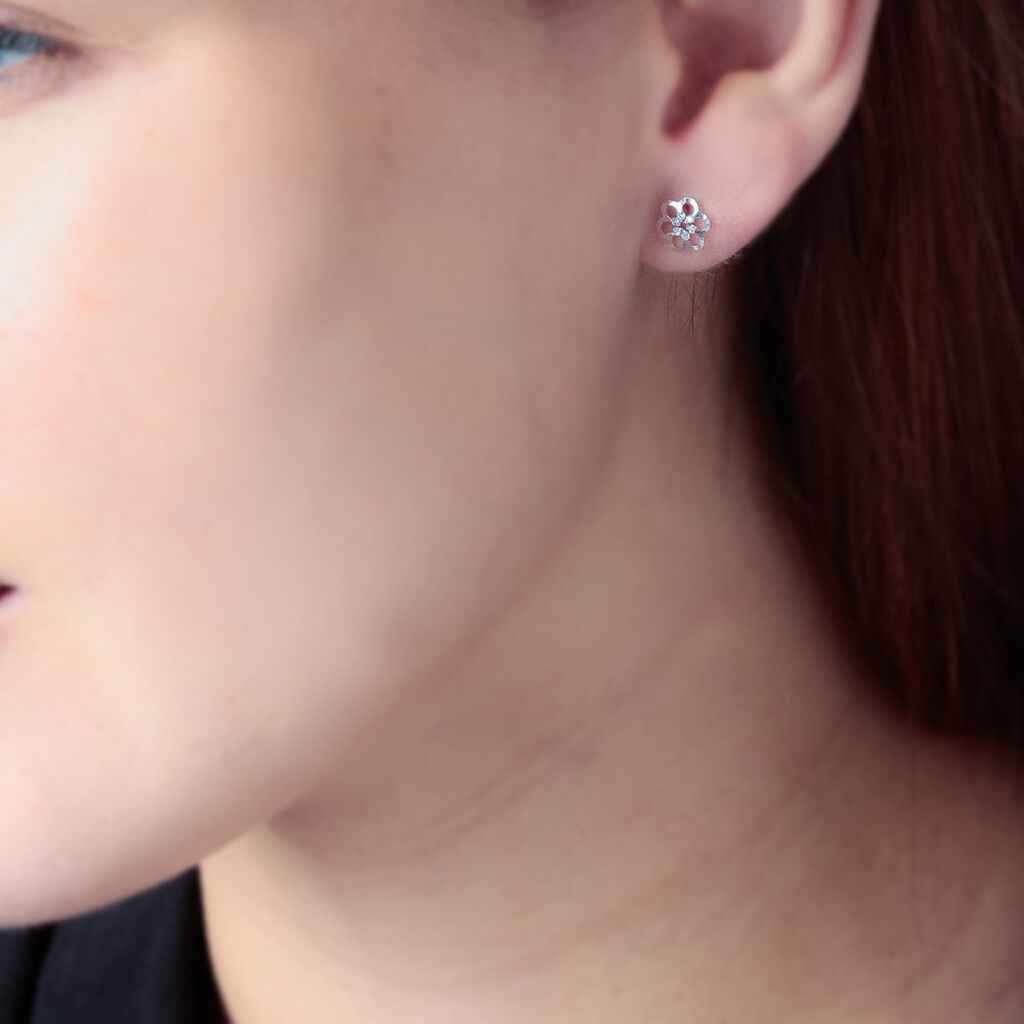 Boucles D'oreilles Puces Philine Fleur Or Blanc Oxyde De Zirconium - Clous d'oreilles Femme | Histoire d’Or