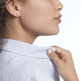 Boucles D'oreilles Puces Or Blanc Doreen Oxydes De Zirconium - Clous d'oreilles Famille | Histoire d’Or