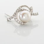 Boucles D'oreilles Puces Cassiopea Or Blanc Oxyde Et Perle De Culture - Clous d'oreilles Femme | Histoire d&rsquo;Or