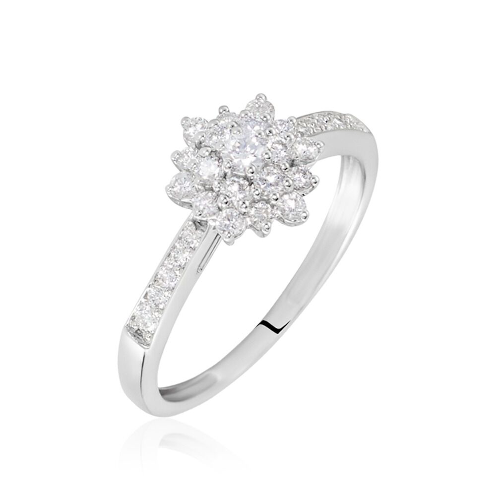 Bague avec 2025 petit diamant