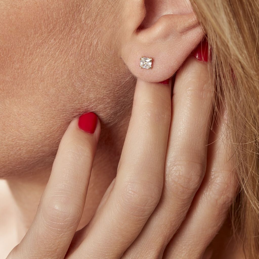 Boucles D'oreilles Puces Or Jaune Doreen Oxydes De Zirconium - Clous d'oreilles Famille | Histoire d’Or