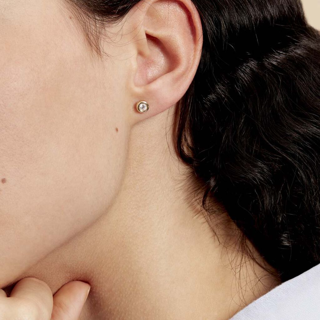 Boucles D'oreilles Puces Eden Serti Pneu Or Jaune Oxyde De Zirconium - Clous d'oreilles Femme | Histoire d’Or