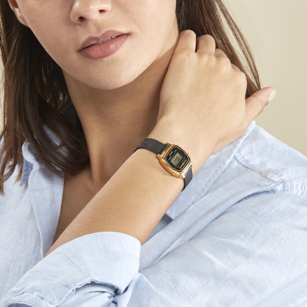 Montres Casio Collection LA670WEMB-1EF Acier Cliquet Jaune Carré -  HXMFJQX0080 • Histoire d'Or