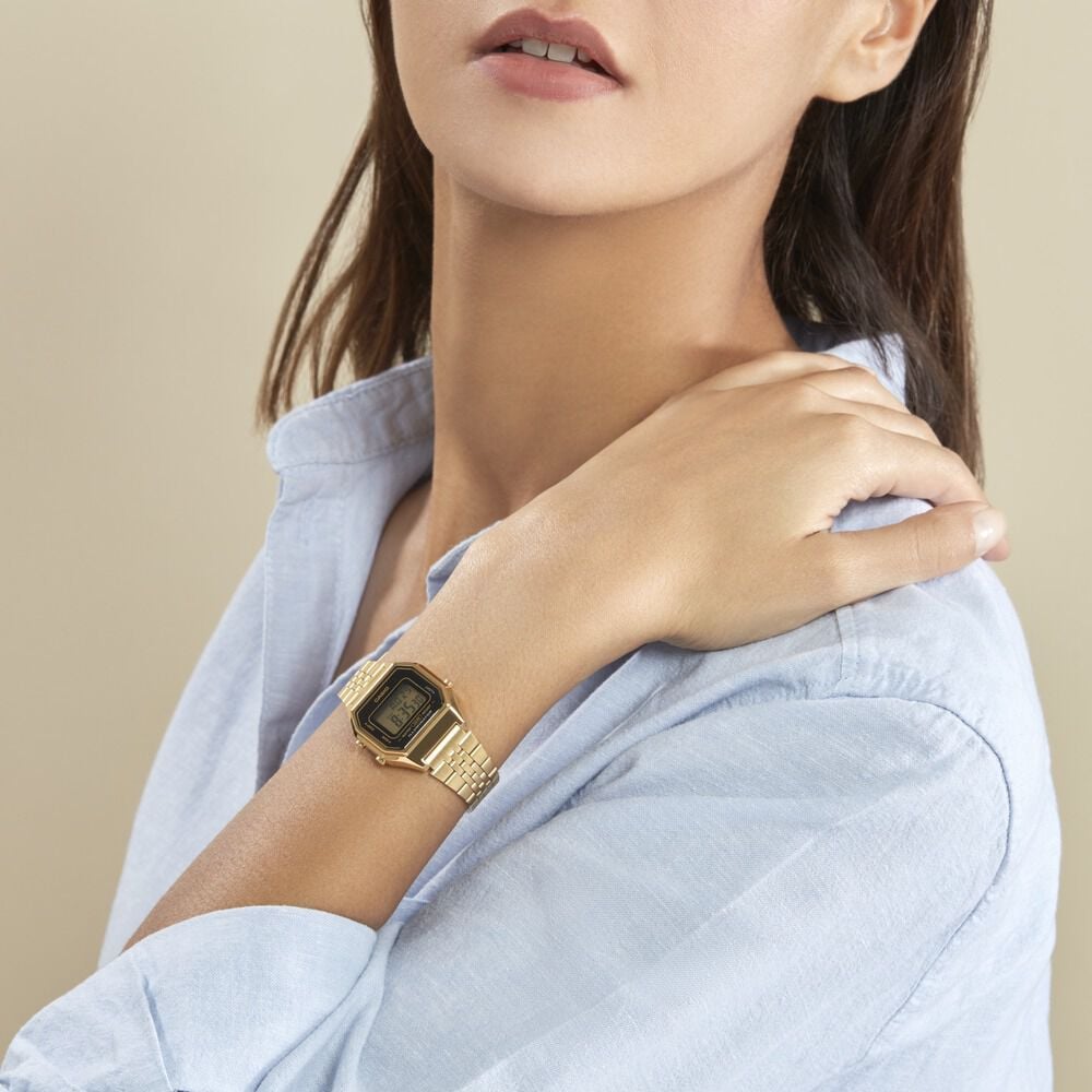 Montre casio deals bracelet plastique
