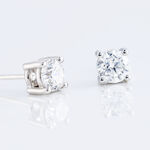 Boucles D'oreilles Puces 4 Griffes Or Blanc Diamant Synthetique - Clous d'oreilles Femme | Histoire d&rsquo;Or