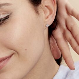 Boucles D'oreilles Puces Doreen Carre Or Blanc Oxyde De Zirconium - Clous d'oreilles Famille | Histoire d’Or
