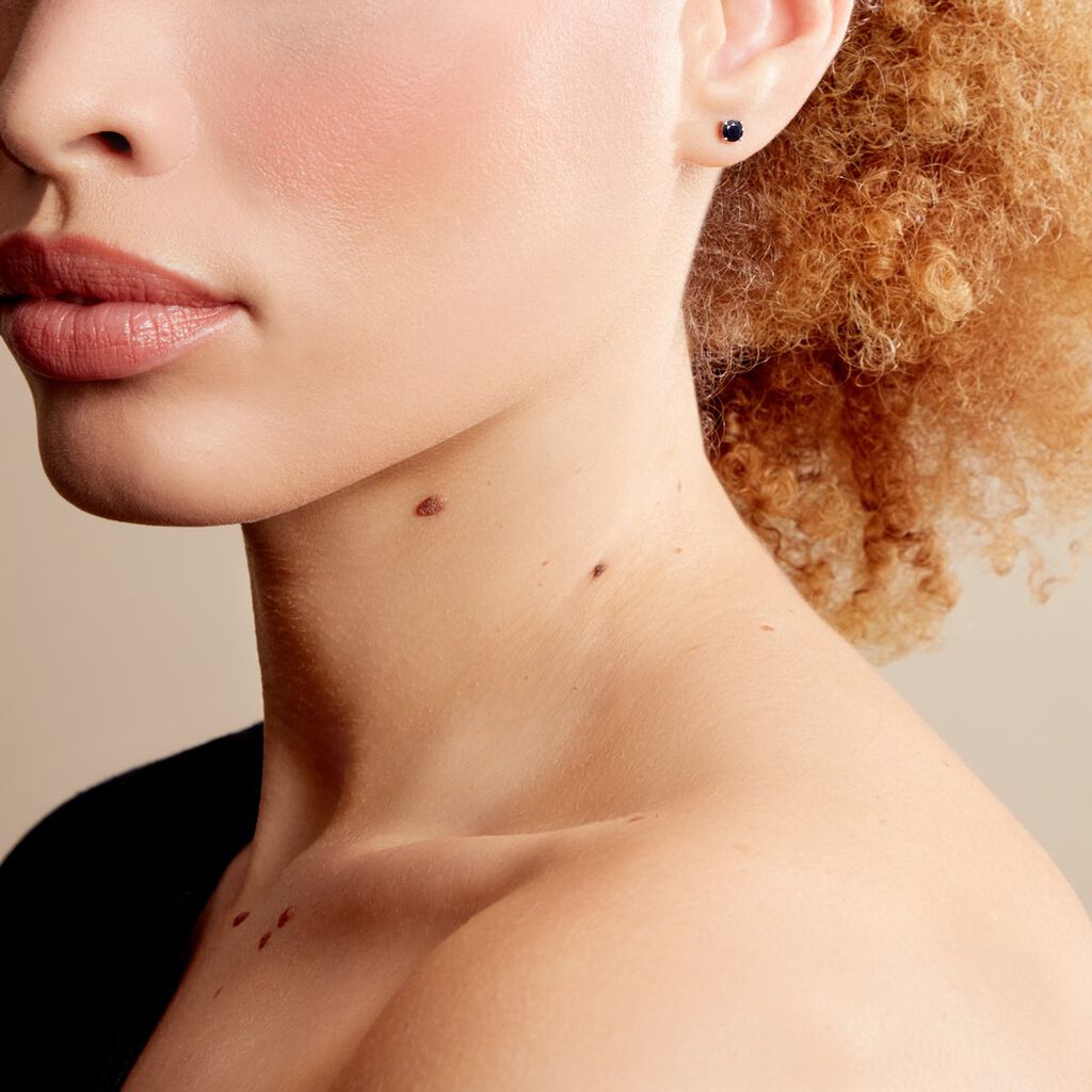 Boucles D'oreilles Puces Or Blanc Zubin Saphir - Clous d'oreilles Femme | Histoire d’Or