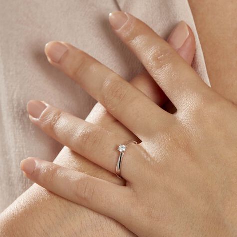 Bague Solitaire Victoria Or Blanc Diamant - Bagues solitaires Femme | Histoire d’Or