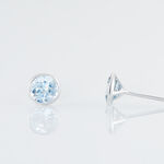 Boucles D'oreilles Puces Edy Serti Clos Or Blanc Topaze - Clous d'oreilles Femme | Histoire d&rsquo;Or