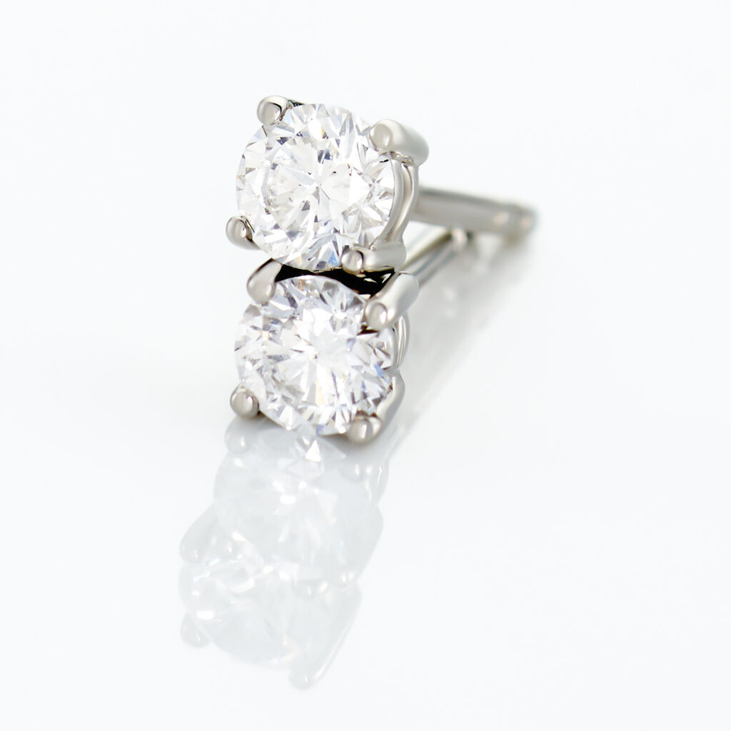 Boucles D'oreilles Puces Victoria Platine Blanc Diamant - Clous d'oreilles Famille | Histoire d’Or