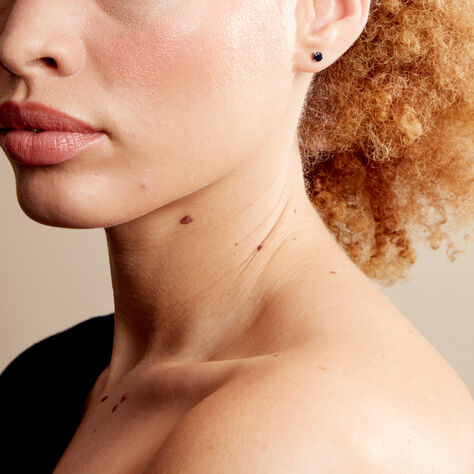 Boucles D'oreilles Puces Or Blanc Zubin Saphir - Clous d'oreilles Femme | Histoire d’Or