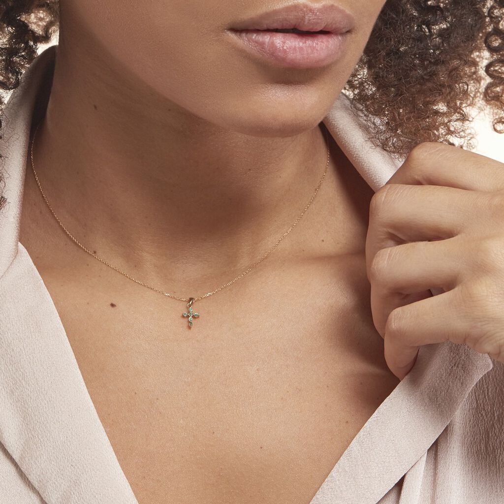 Pendentif Or Jaune Stanley Emeraude  - Pendentifs Croix Femme | Histoire d’Or