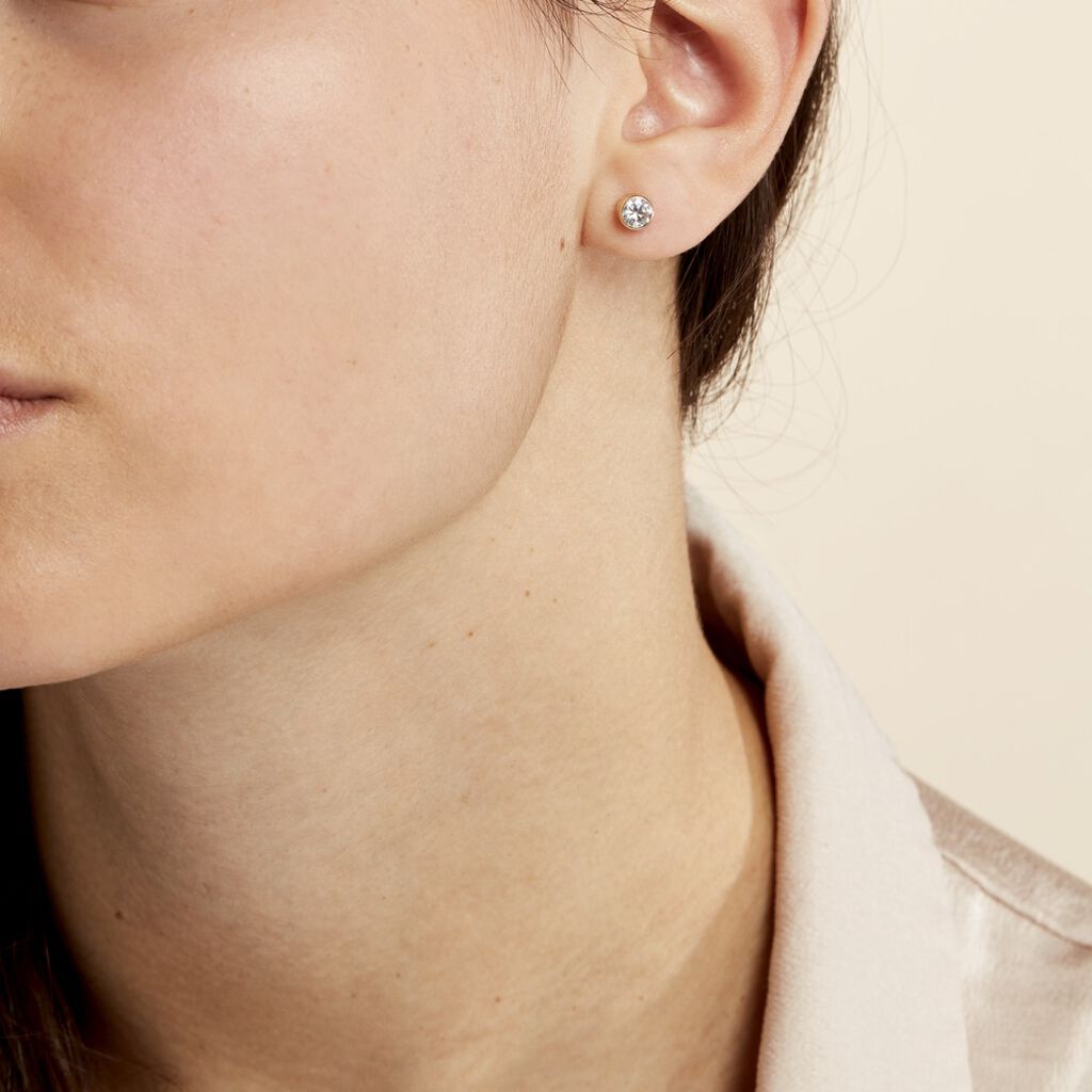 Boucles D'oreilles Puces Elda Serti Clos Or Jaune Oxyde De Zirconium - Clous d'oreilles Femme | Histoire d’Or