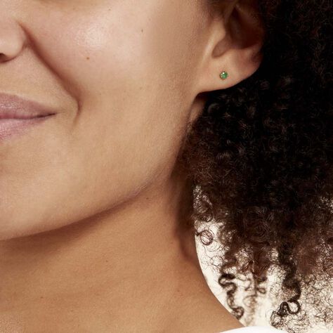 Boucles D'oreilles Puces Jardin Serti Griffe Or Jaune Emeraude - Clous d'oreilles Femme | Histoire d’Or