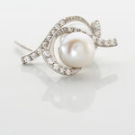 Boucles D'oreilles Puces Cassiopea Or Blanc Oxyde Et Perle De Culture - Clous d'oreilles Femme | Histoire d&rsquo;Or