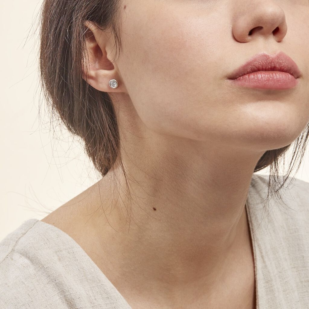 Boucles D'oreilles Puces Eden Serti Pneu Or Blanc Oxyde De Zirconium - Clous d'oreilles Femme | Histoire d’Or
