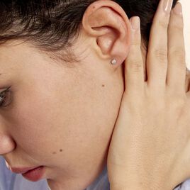 Boucles D'oreilles Puces Teani Or Blanc Diamant - Clous d'oreilles Femme | Histoire d’Or