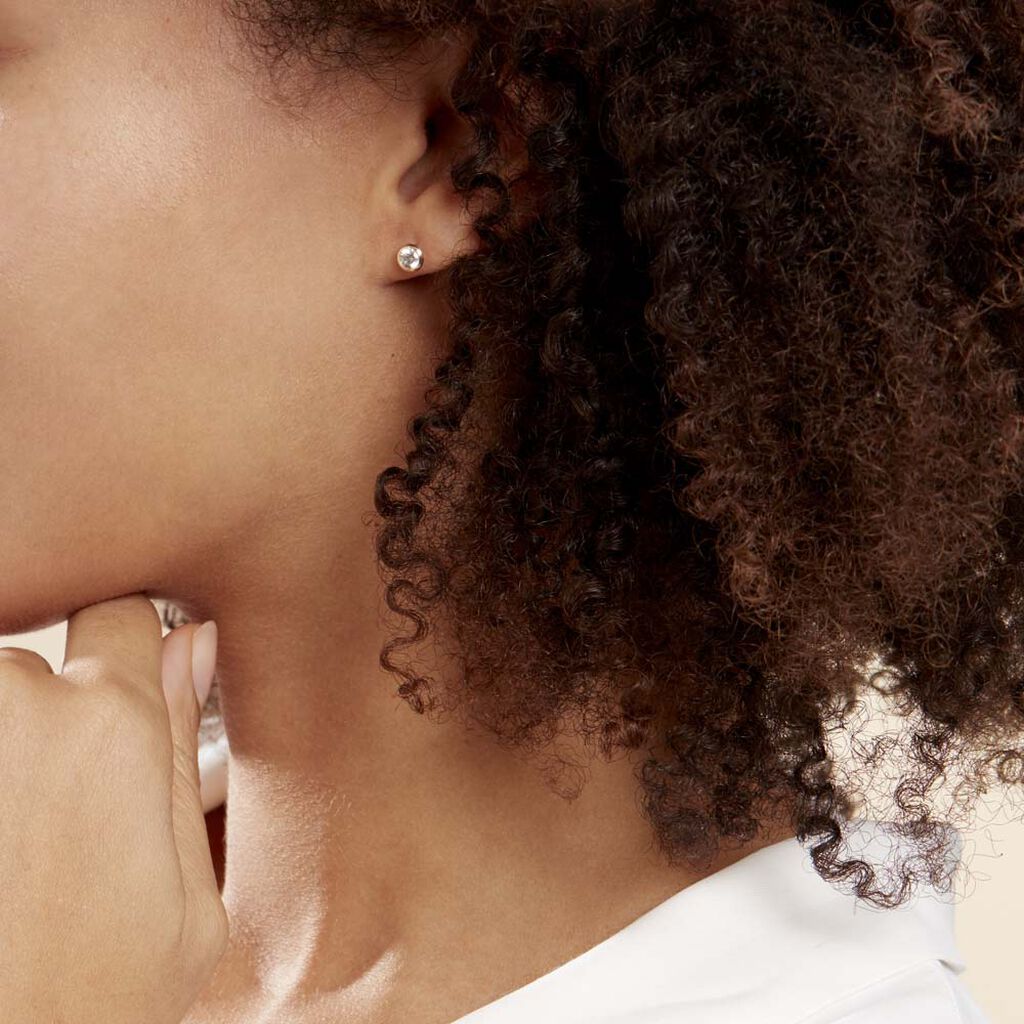 Boucles D'oreilles Puces Elda Serti Clos Or Jaune Oxyde De Zirconium - Clous d'oreilles Femme | Histoire d’Or