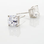 Boucles D'oreilles Puces Doreen Carre Or Blanc Oxyde De Zirconium - Clous d'oreilles Femme | Histoire d&rsquo;Or