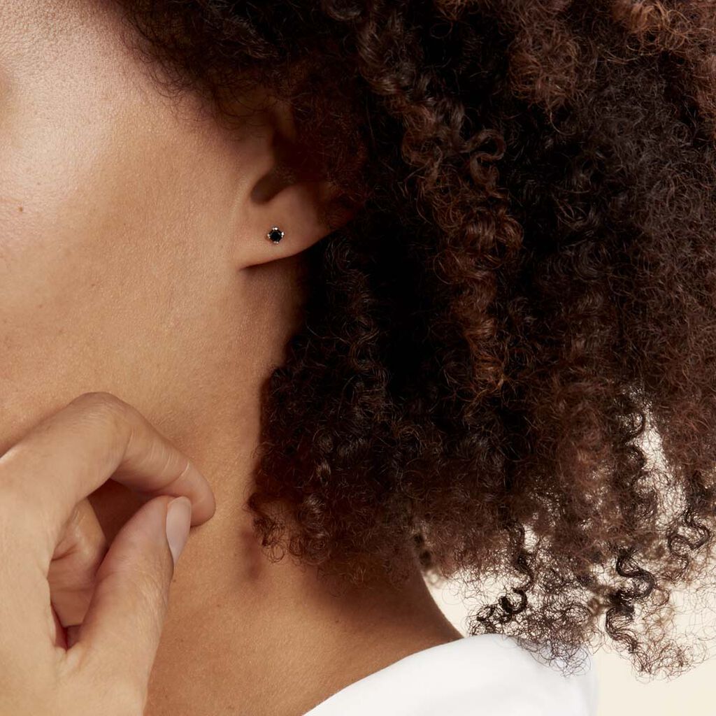Boucles D'oreilles Puces Doreen Carre Or Blanc Oxyde De Zirconium - Clous d'oreilles Femme | Histoire d’Or