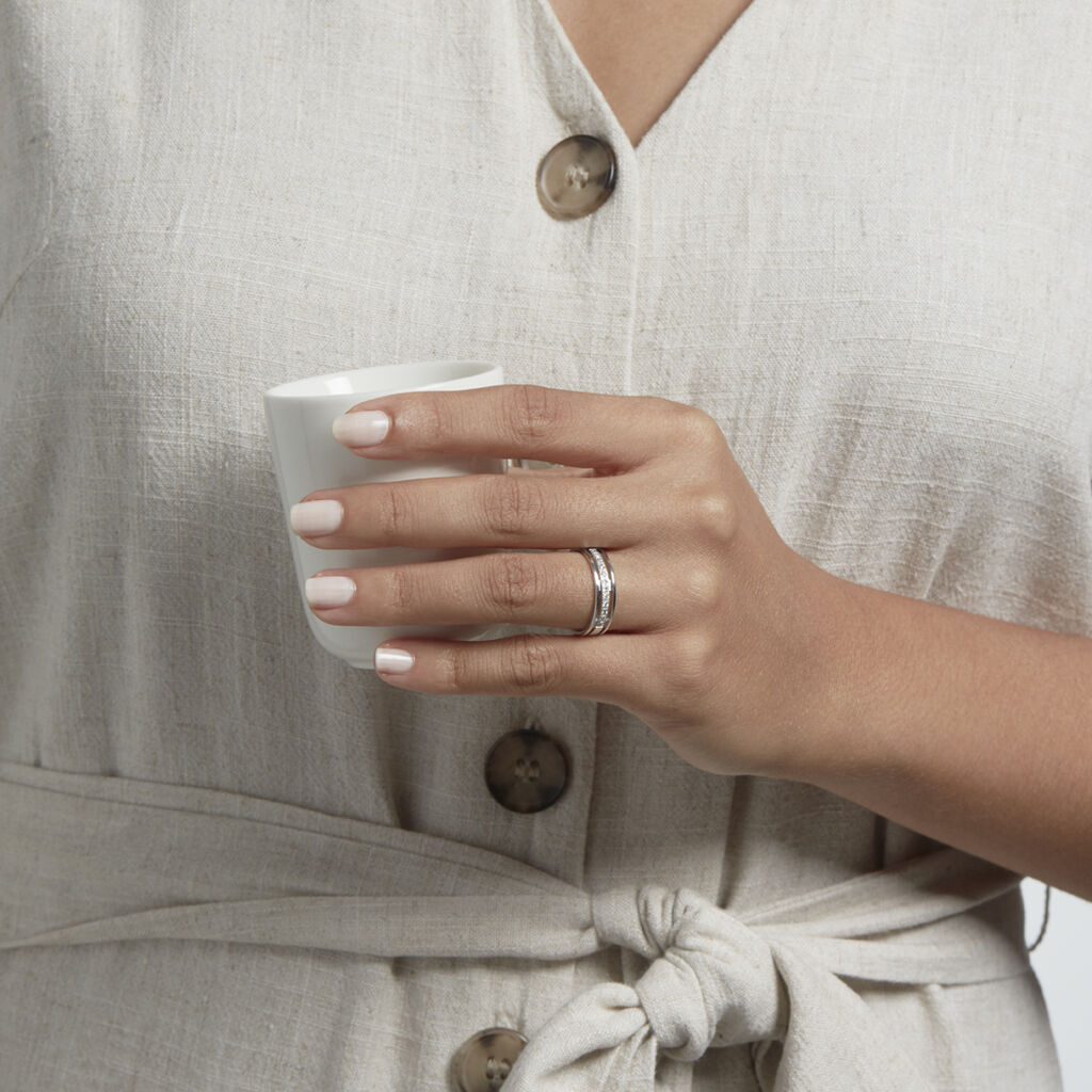 Alliance Serti Grains Ajoures Or Blanc Diamant - Alliances Femme | Histoire d’Or