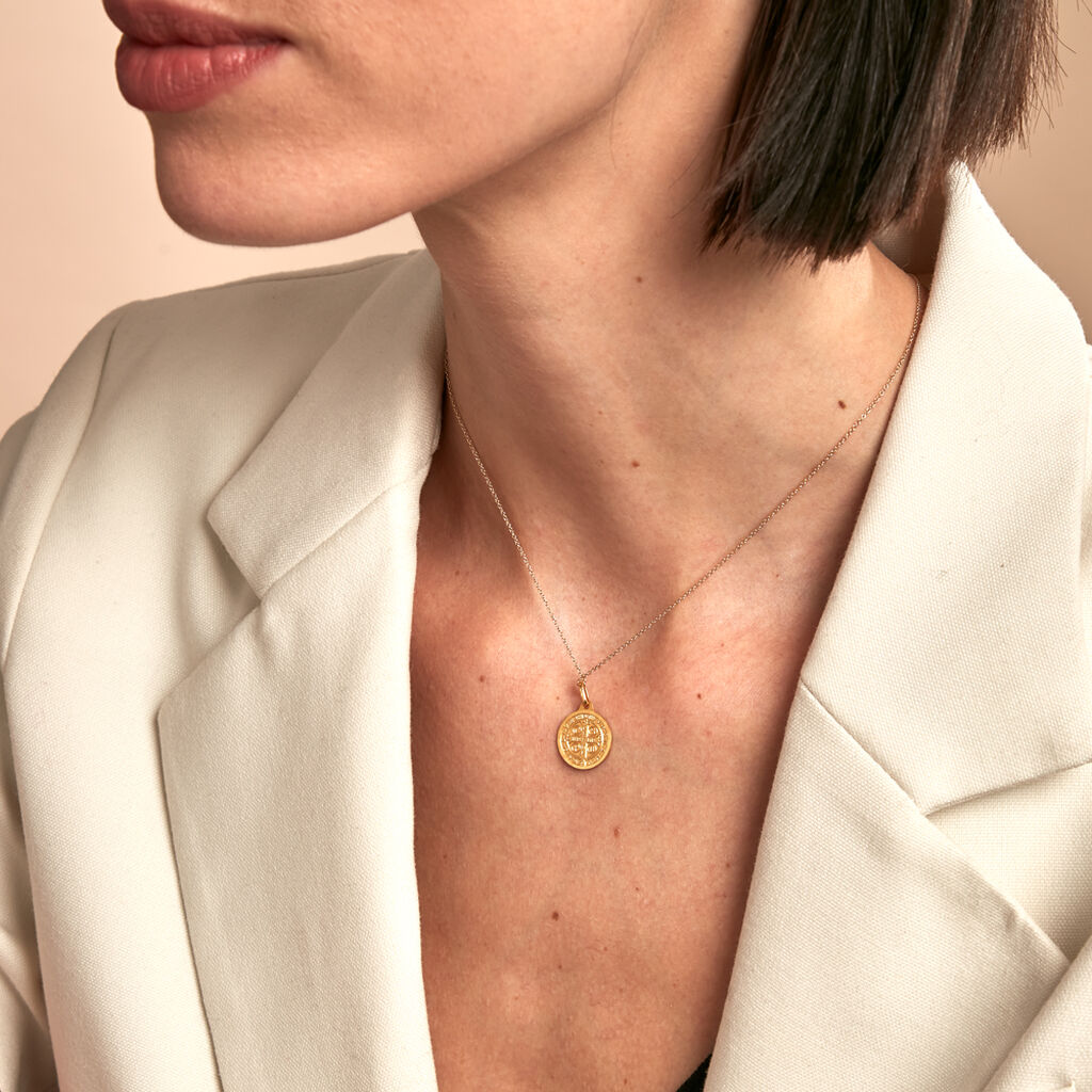 Pendentif Benoit Or Jaune - Pendentifs Baptême Famille | Histoire d’Or